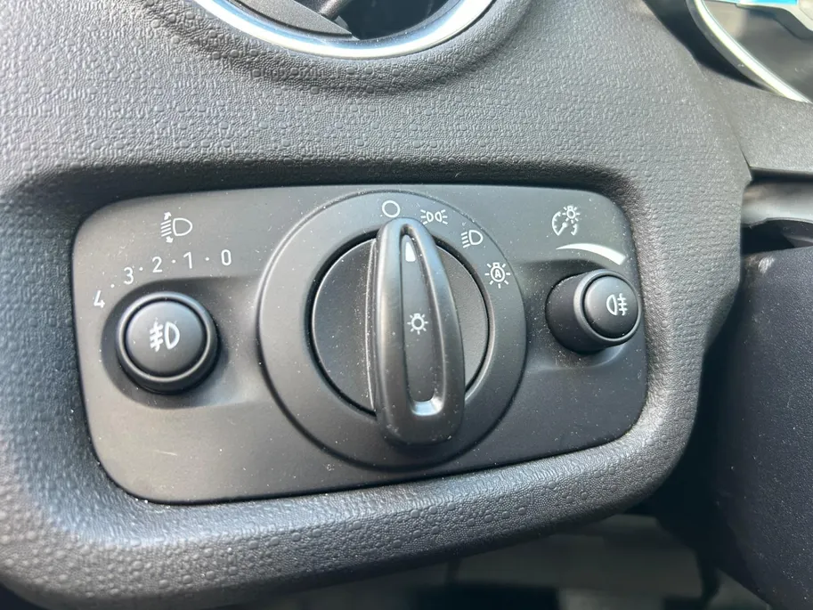Ford Fiesta 1.0 EcoBoost Titanium |Automaat| Navigatie| Voorruitverwarming| lichtmetalen velgen 16'| 12 maanden Bovag garantie|