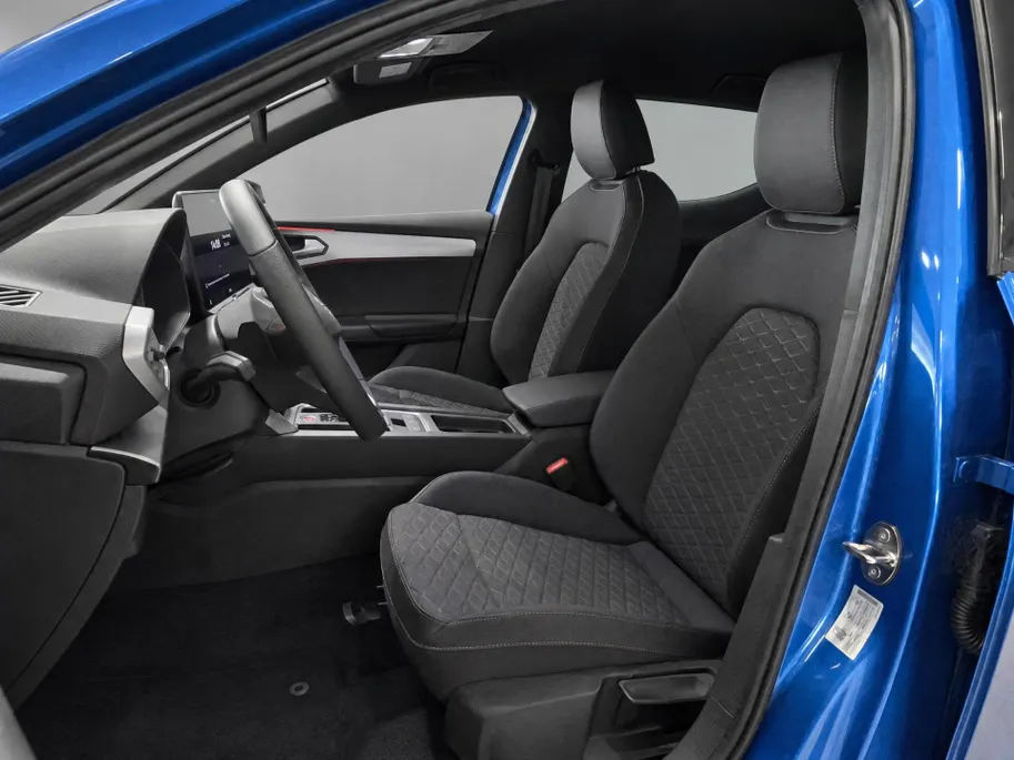 SEAT Leon FR Business 1.5 TSI eHybrid 150 kW / 204 PK Hb | Trekhaak | Metallic Lak | 18'' Lichtmetalen velgen | 5000,- Herwaardering!!!