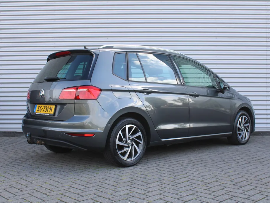 Volkswagen Golf Sportsvan 1.4 TSI Sound | Automaat | Navi | Trekhaak | 16” LM | Stoelverwarming | Cruise adapt. | All seasons | Apple CarPlay/Android Auto |