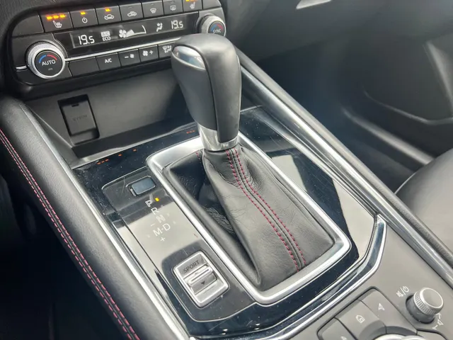 Mazda CX-5 2.0 SkyActiv-G 165 Homura AUTOMAAT | TREKHAAK | 360gr CAMERA | APPLE CARPLAY/ANDROID AUTO | HEAD-UP DISPLAY | STOEL- en STUURVERWARMING | NAVIGATIE |