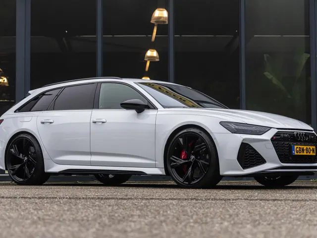 Audi RS6 Avant RS 6 TFSI quattro