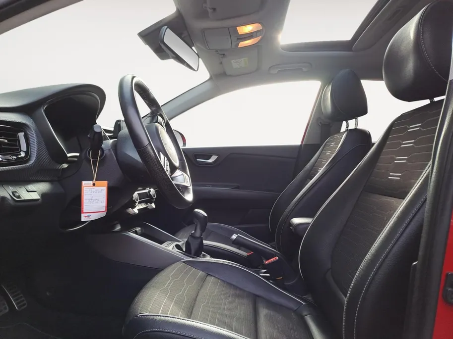 Kia Stonic 1.0 T-GDi MHEV GT-PlusLine 1e Eigenaar | Meest luxe uitvoering | Schuif-/kanteldak | Metallic lak | Cruise Control | camera | Carplay | Fabrieksgarantie | NAP