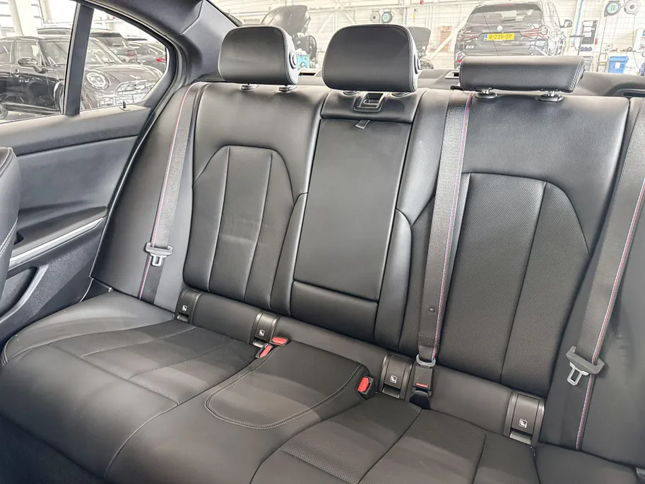 BMW 3 Serie Sedan 318i M Sportpakket Pro