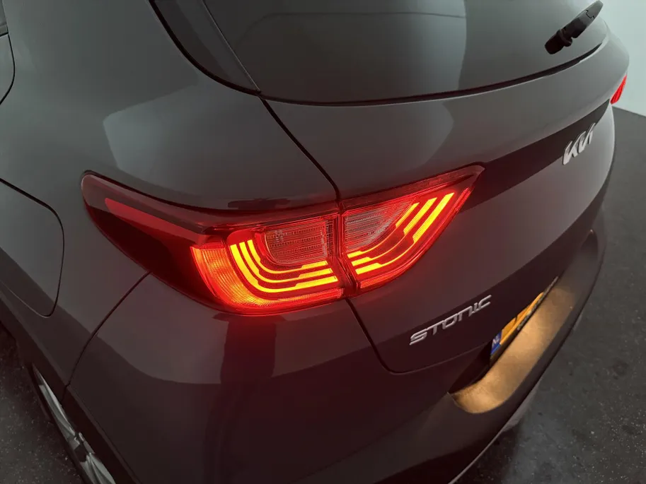 Kia Stonic 1.0 T-GDi 120pk DCT7 DynamicPlusLine | All-Seasonbanden | Apple Carplay/Android Auto