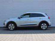 Kia e-Niro DynamicPlusLine 64 kWh | Schuif-/kantel dak | Cruise adapt.| Navi | 17' LM | Stuur-/stoelverwarming | Camera | Clima |