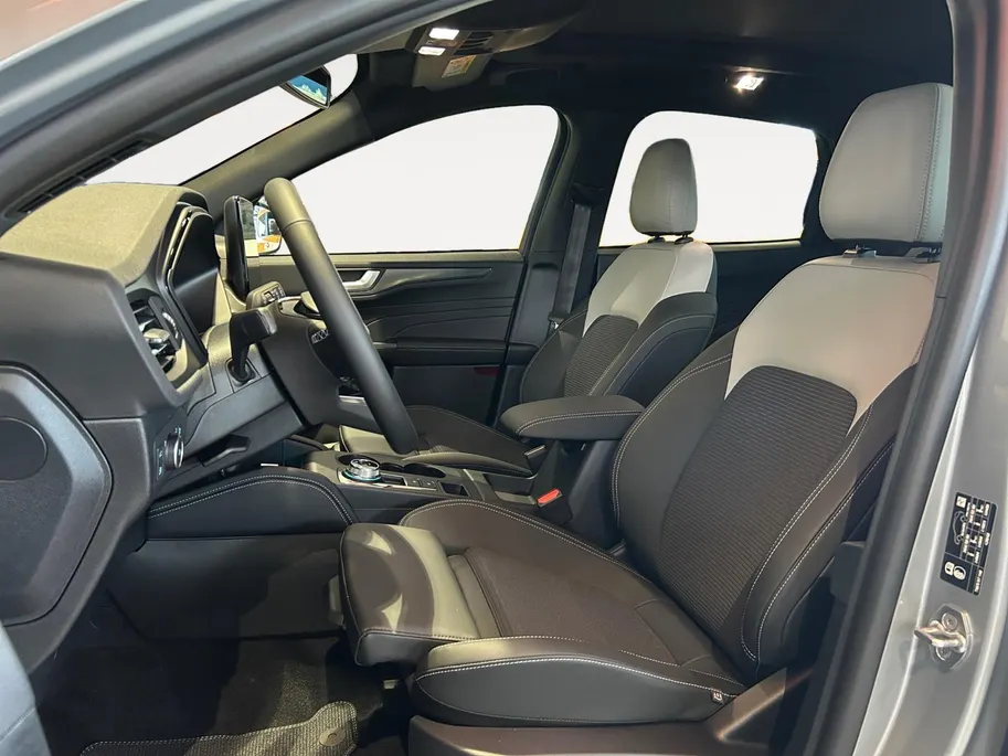 Ford Kuga 2.5 PHEV Sound Edition 243pk | €4.000.- korting | 0,99% rente | Panorama dak | Trekhaak | 20inch velgen | Direct leverbaar