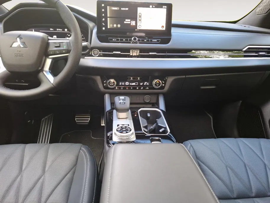 Mitsubishi Outlander 2.4 PHEV Black Edition | RIJDEND, VRAAG NAAR ACTUELE KM STAND | FULL OPTION | 360 CAMERA | STUUR, VOORRUIT, STOEL VERWARMING & VERKOELING |
