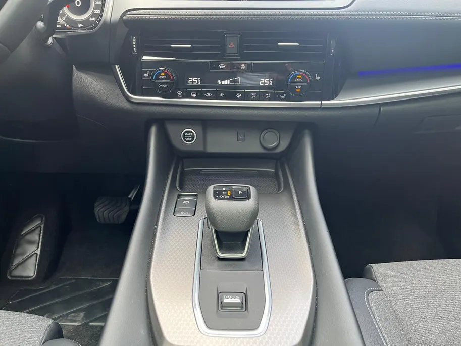 Nissan QASHQAI 1.3 MHEV Xtronic N-Connecta | Panoramadak | HUD | Adapt. Cruise Control| Stoelverwarming | Carplay