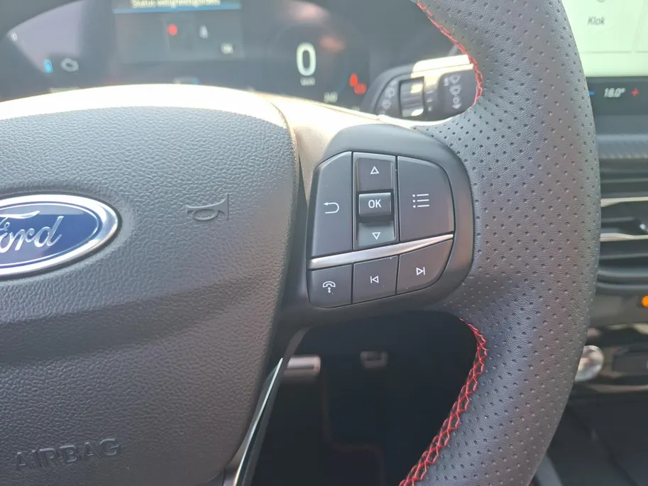 Ford Kuga 2.5 PHEV ST-Line X | Winterpack | Wegklapbare trekhaak | Kantel / schuifdak | 2100kg trekgewicht | Direct leverbaar!