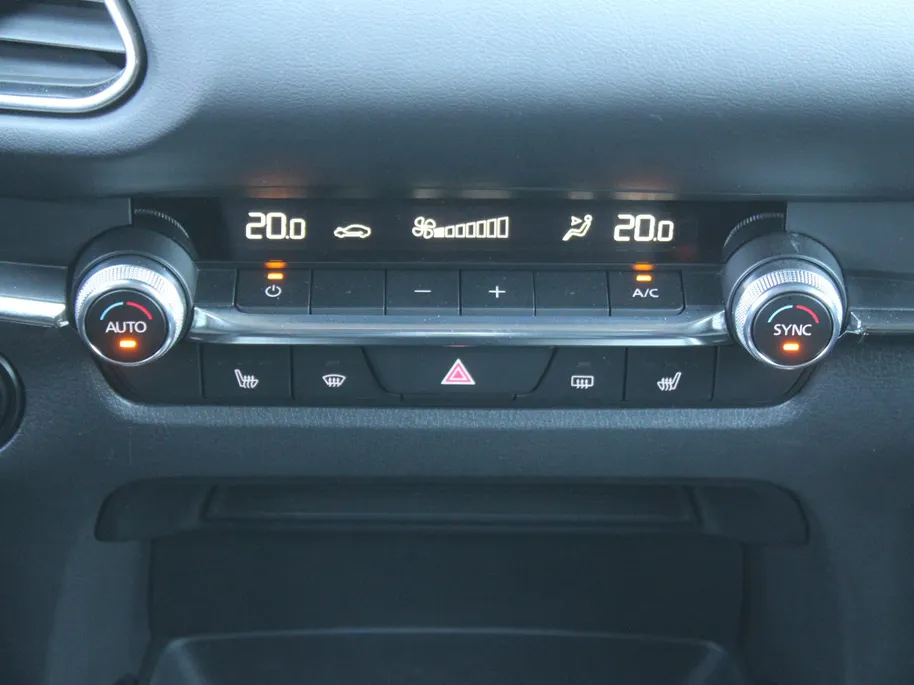 Mazda CX-30 2.0 e-SkyActiv-X M Hybrid Homura | Stoel-/stuurverwarming | Camera | 18' LM | LED | HUD | Dodehoek detectie | Elek. achterklep | Cruise adapt. |