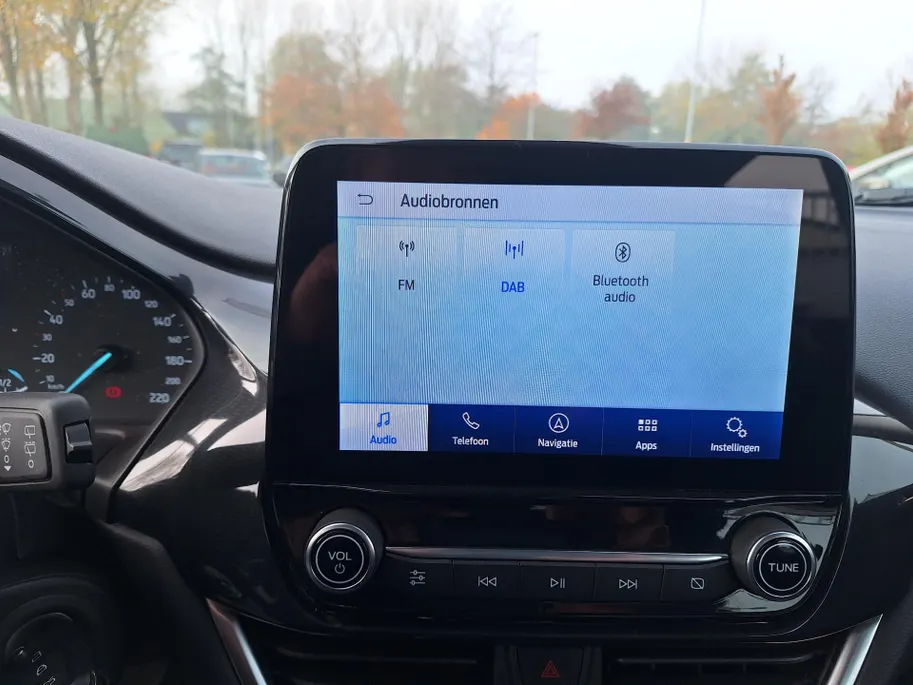 Ford Puma 1.0 EcoBoost 125 pk Titanium Navigatie - Apple Carplay/ Android Auto - Winter Pack - Half Lederen bekleding