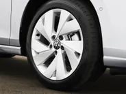 Volkswagen Golf variant Life Edition 1.5 eTSI 116 pk 7 versn. DSG · Achteruitrijcamera · draadloze telefoonlader · Prijs is inclusief inruilpremie · MEGA SALE