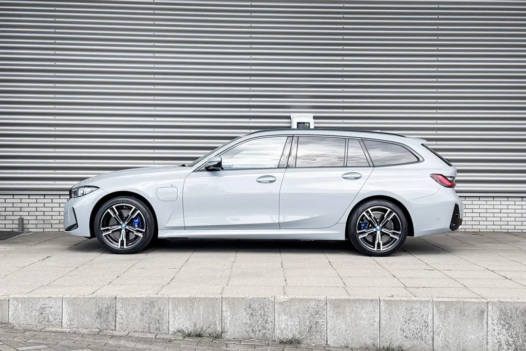 BMW 3 Serie Touring 330e xDrive