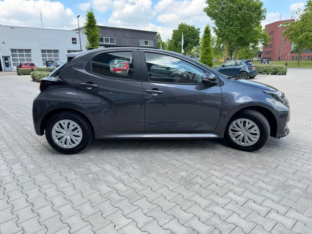 Toyota Yaris 1.5 Hyb. 115 Comfort | Camera | Adap. cruise | Carplay |
