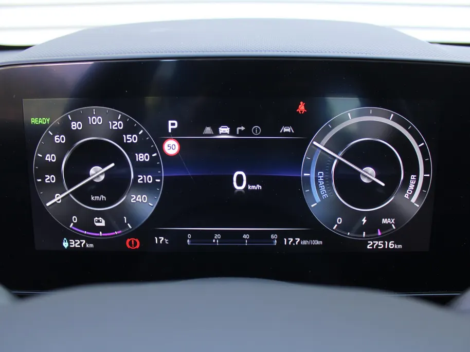 Kia Niro EV Light Edition 64.8 kWh | Camera | Cruise adapt. | Clima | 17' LM | Navi | Keyless | All season banden | 17% bijtelling |