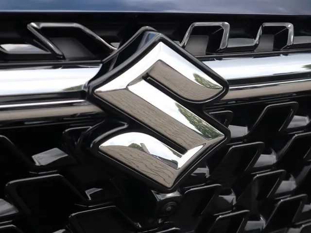 Suzuki S-Cross 1.4 BoosterJet Style Hybrid All Seasons | 360 camera | Leder