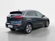 Kia e-Niro DynamicPlusLine 64 kWh | Climate control | Navigatie | Parkeercamera | Stoel + stuurverwarming | Keyless | Schuif-kanteldak | Line assist |