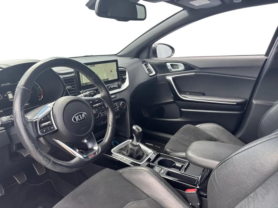 Kia ProCeed 1.0 T-GDI GT-PlusLine | Elektr. Schuif-/kanteldak | Elektr. achterklep | Achteruitrijcamera | Climate Control | Cruise Control | Stoel- en stuurverwarming |