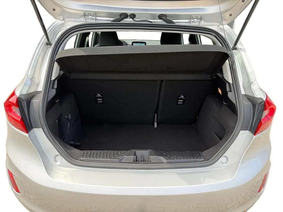 Ford Fiesta 1.0 EcoBoost Titanium |Apple Carplay/Android Auto| Trekhaak| Voorrutverwarming| 12 maanden Bovag garantie|