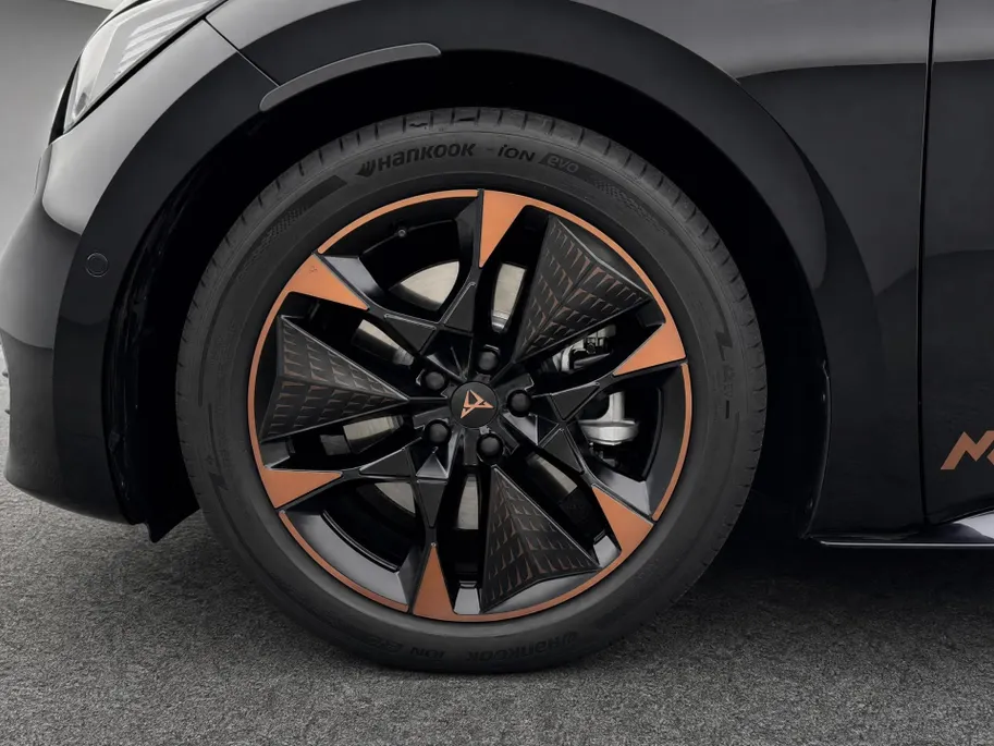CUPRA Born Performance 61 kWh 190 PK l 19' Storm Copper l Side Assist l Elektrische stoelen l Leverbaar per November