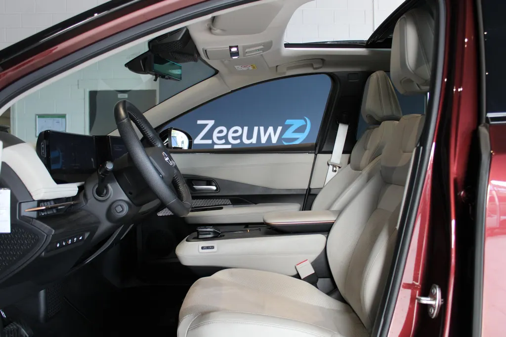 Nissan ARIYA Evolve 66 kWh | 20 inch wielen | Ceramic coating |22 kW ingebouwde lader | Electrische stoel en stuur verstelling | Navigatie | Stoel geheugen | shuif/kanteldak | Stoel verwarming en verkoeling | Zeer mooie auto |