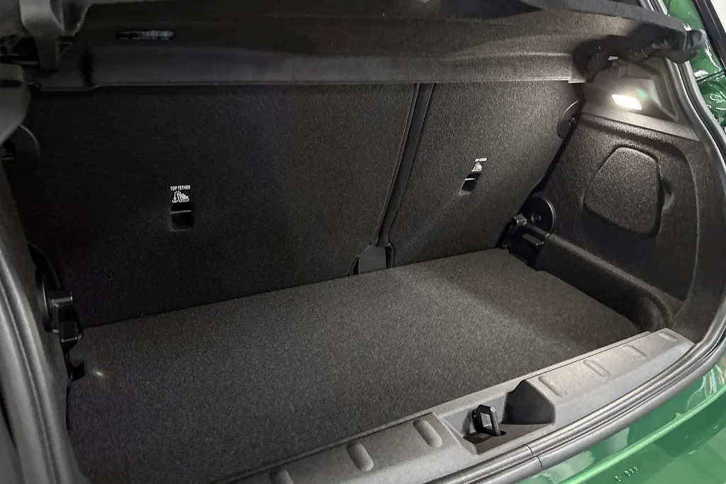MINI Cooper 3-deurs C Favoured