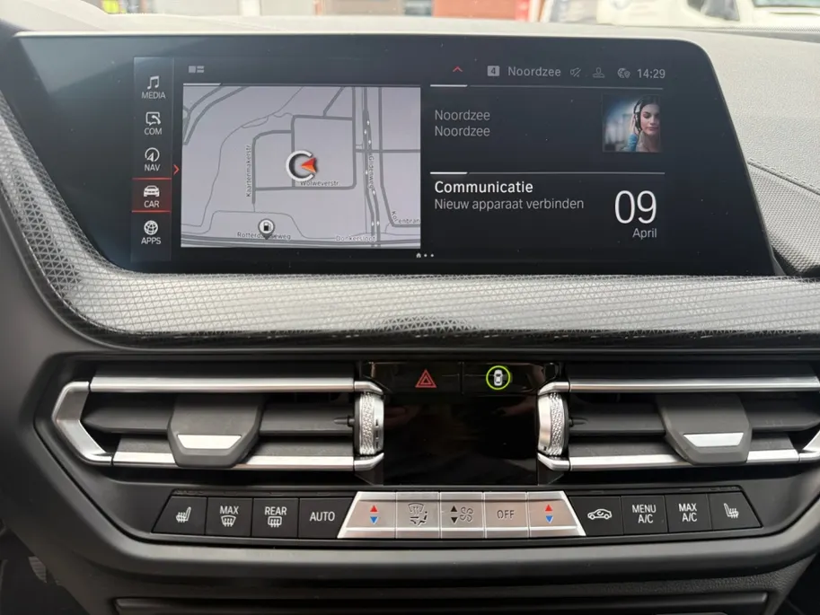 BMW 1 Serie Limousine 118i Sport Line Apple/Android draadloos | Automaat | Climate Con