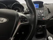 Ford Fiesta 1.0 EcoBoost ST Line NAVI AIRCO CRUISE CONTROLE LM VELGEN SPORTPAKKET ZEER DIKKE FIESTA VOLLEDIG ONDERHOUDEN VAN EEN LIEFHEBBER GEWEEST