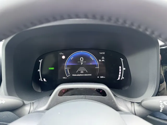 Toyota Aygo X Hybrid 115 play | LM Velgen | Stoelverwarming