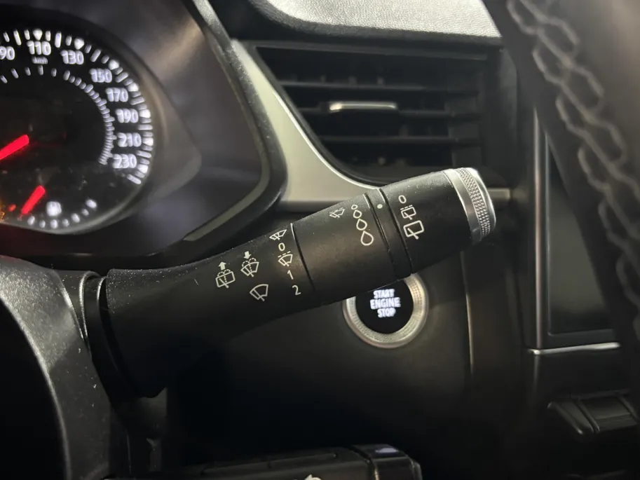 Renault Captur 90PK TCe Zen | Trekhaak | Lichtmetalen Velgen | Privacy Glass | Apple CarPlay/Android Auto | Airco | Cruise Control | Armsteun | Elektrsiche Ramen & Spiegels |