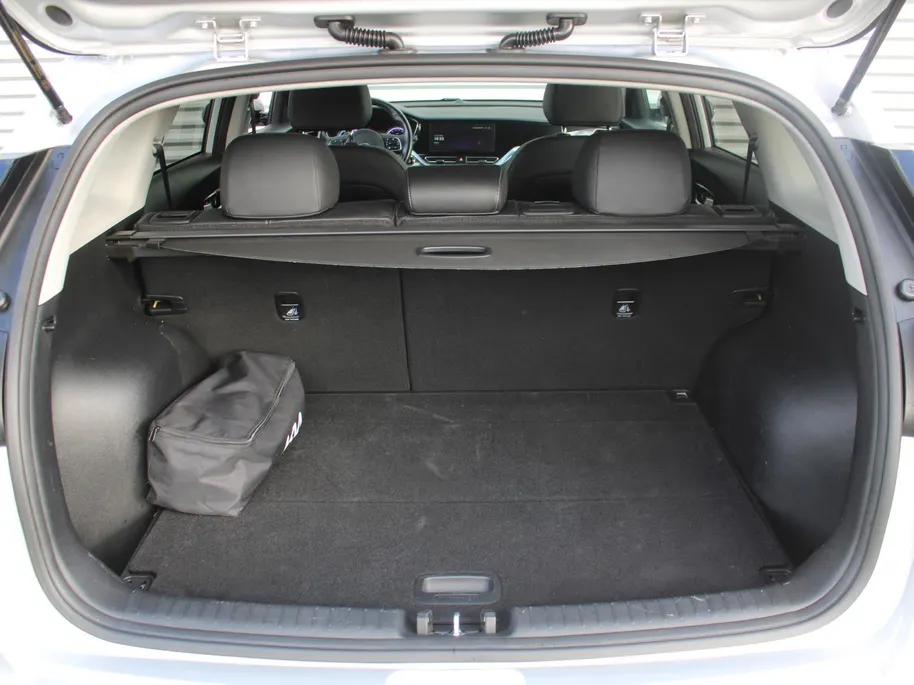 Kia Niro 1.6 GDi Hybrid DynamicPlusLine | Stuur-/stoelverwarming | Camera | Leer | Navi | Clima | Cruise adapt. | LED | Keyless | 16' LM |
