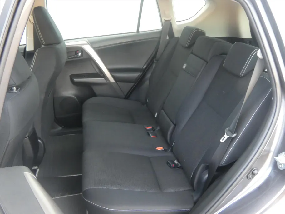 Toyota RAV4 2.5HYBRID 145KW 2WD CVT 2016 First Edition
