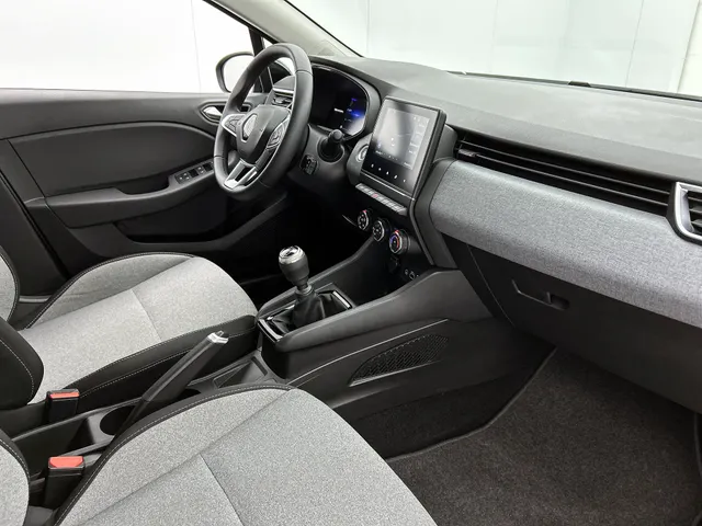 Renault Clio TCe 90PK GPF evolution | CAMERA | NAVI | DEALER ONDERHOUDEN | STOEL VERWARM. | PARK. SENSOREN | CARPLAY