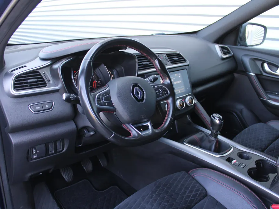 Renault Kadjar 1.3 TCe Black Edition | Trekhaak | Camera | Stoel-/voorruitverwarming | 19' LM | Navi | Clima | Bose Audio | Keyless | Dodehoek detectie | LED | BTW Auto |
