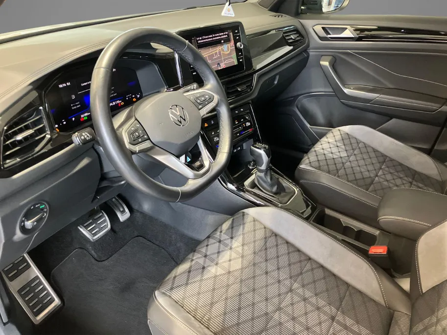 Volkswagen T-Roc 1.5TSI/150PK DSG R-line · Panoramadak  · Camera · Apple/Android Car Play · Navigatie