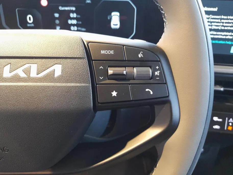 Kia EV6 Light Edition 63 kWh Nieuw model | Navi | Stoelverwarming vόόr en stuurwielverwarming | Achteruitrijcamera | Fabrieksgarantie t/m 30-4-2032 + 3x 1 jaar* | NAP