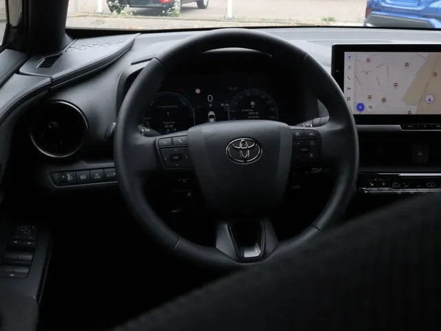 Toyota C-HR 2.0 PHEV 220 First Edition | Trekhaak | Stuur en stoelverwarming VERKOCHT