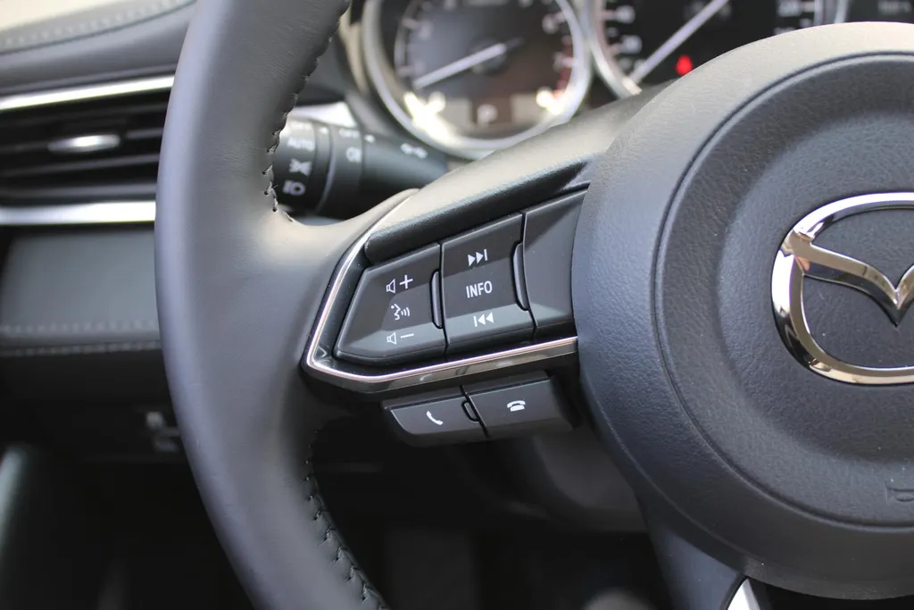 Mazda 6 Sportbreak 2.0 SkyActiv-G 6AT 165PK Centre-Line | BTW Auto | Navi | 17' LM | 360° Camera | Cruise | Head-up display | Automaat |