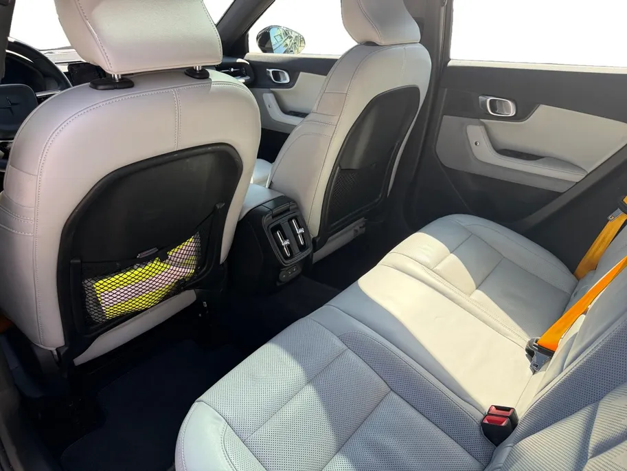 Polestar 2 Long Range Dual Motor Performance Plus 82 kWh 90 % SOH! Uniek 469PK | Gele gordels + klauwen | Full leather | Glassroof | Stoelverwarming + verkoeling |