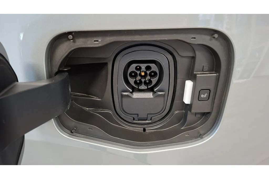 Ford E-Transit Courier Limited 136 PK 44 kWh accu