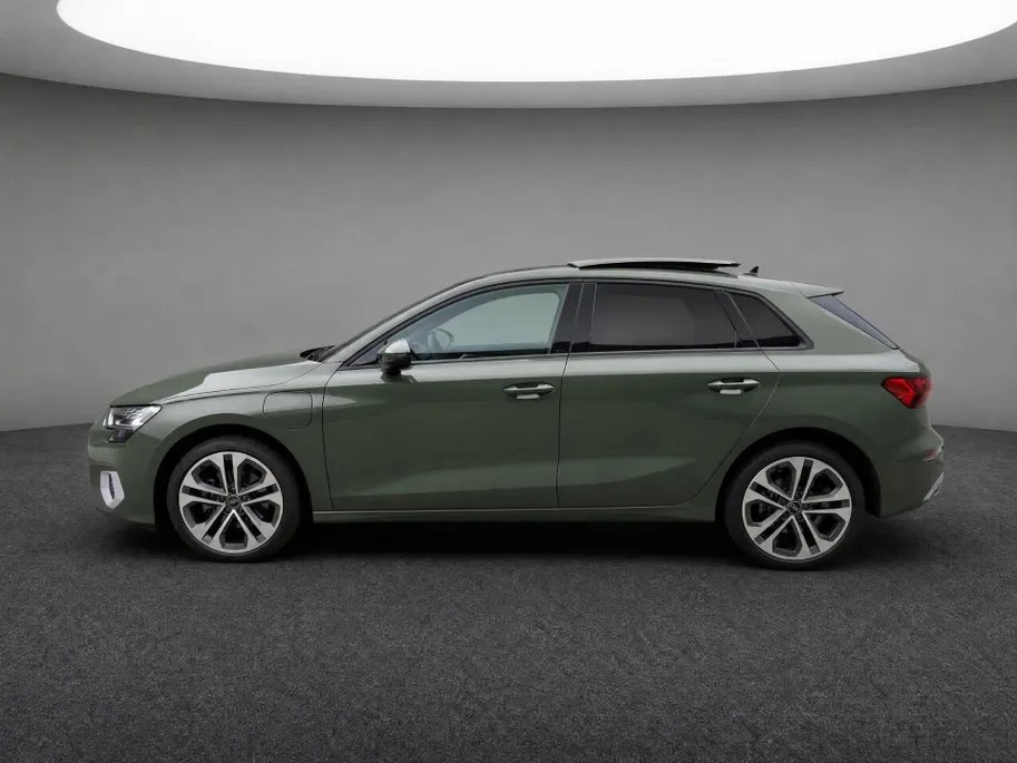 Audi A3 Sportback 40 TFSIe 204pk S edition · Panoramadak · Camera · Head-Up · Keyless · Sonos Audio · Stoelverwarming · 18'' Inch · Garantie t/m 06-10-2030 of 100.000km