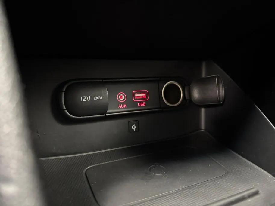 Kia Niro 1.6 GDi Hybrid ExecutiveLine AUTOMAAT AIRCO CAMERA LEER STOELVERWARMING+STOELKOELING STUURVERWARMING LM VELGEN HOGE INSTAP ELECTRISCHE STOELEN JBLSPEAKERS ZEER MOOIE AUTO