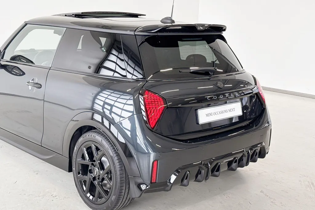MINI Cooper 3-deurs 1.5 Cooper C John Cooper Works XL