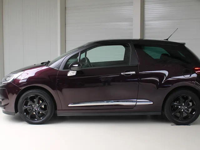 DS DS 3 1.2 PureTech Connected Chic Automaat Cruise Control | Climate Control | 4 Seizoenen Banden