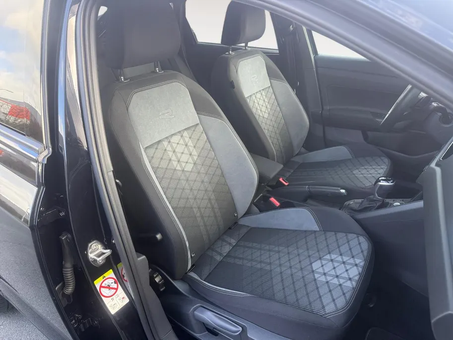 Volkswagen Taigo 1.0 TSI R-Line | Automaat | Camera | Climate Control | Apple Carplay/Android Auto | Keyless | Sportstoelen | R-Pakket
