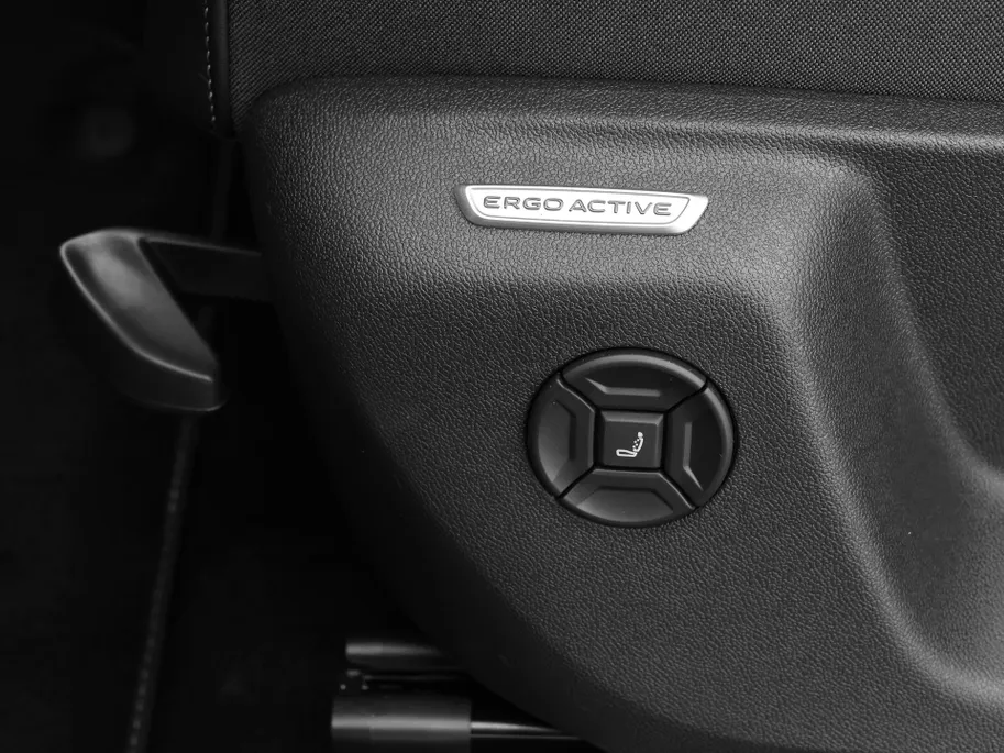 Volkswagen Tiguan R-Line 1.5 eHybrid 204 PK 6 versn. DSG · Voorstoelen verwarmbaar · Sfeerverlichting · All-season banden