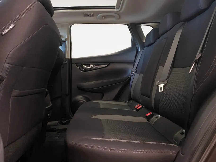 Nissan QASHQAI 1.3 DIG-T | AUTOMAAT | N-CONNECTA | PANODAK | TREKHAAK |