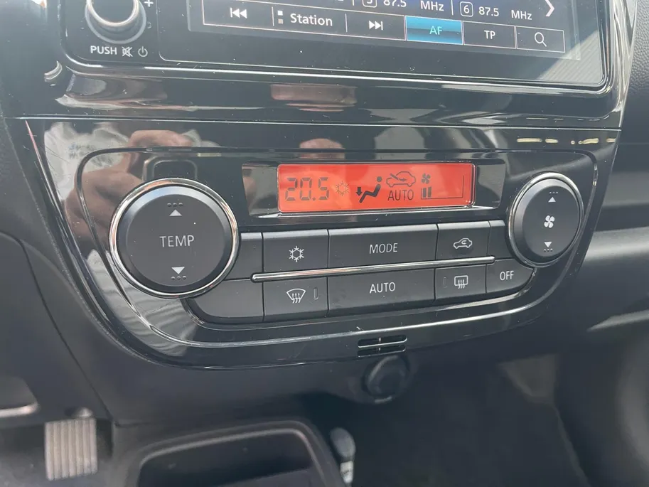 Mitsubishi Space Star 1.2 Dynamic Automaat | Carplay/Android auto|Climate control| Achteruitrijcamera| Regensensor| Automatische verlichting |In hoogte verstelbare passagiersstoel| Lichtmetalen velgen|