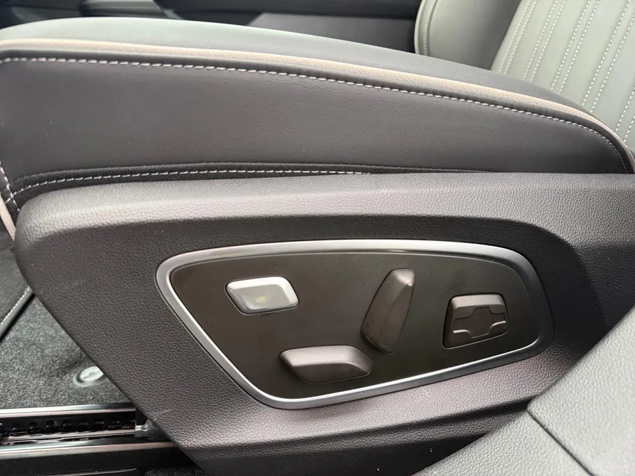 Mitsubishi Eclipse Cross Instyle 87 kWh Demonstratieauto| Lederen bekleding | 360 camera | Stoel-/ stuurverwarming | Carplay / Android Auto | Panoramadak |