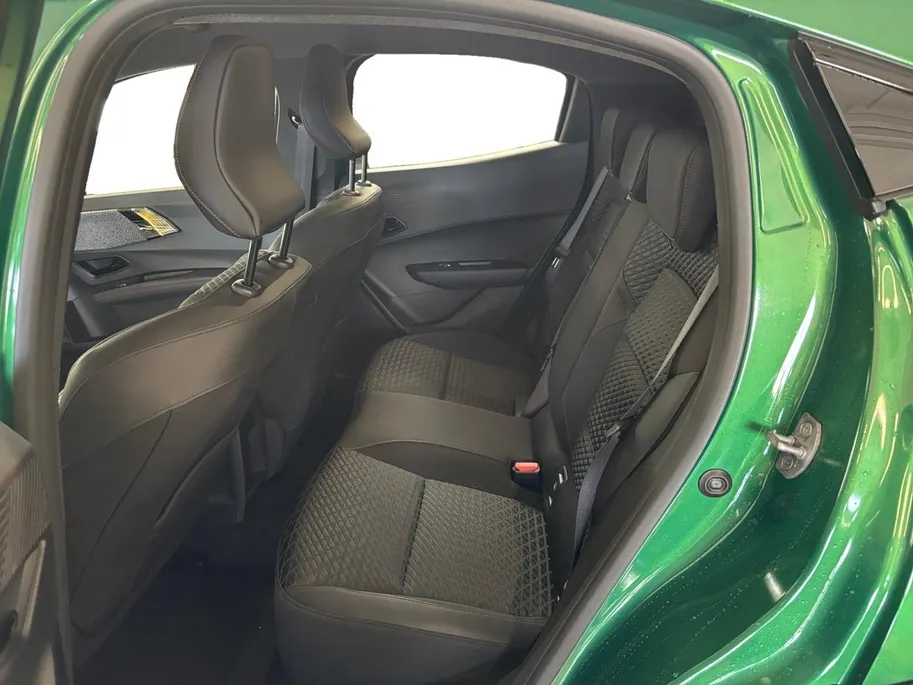 Renault Clio 1.8 Hybrid 160 techno AUTOMAAT NAVI AIRCO CAMERA CRUISE CONTROLE STOELVERWARMING APPLE CARPLAY ANDROID AUTO !!LET OP RIJDENDE DEMO!!
